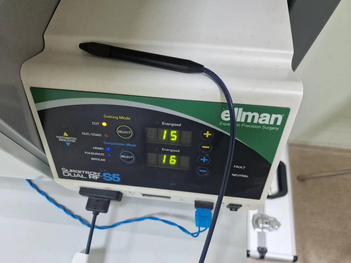 Радиоволновой аппарат сургитрон Радиоволновой аппарат сургитрон