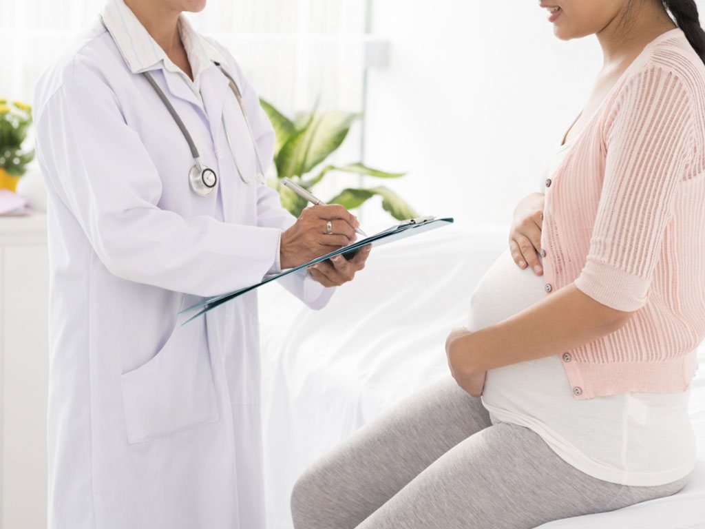 гинекологическое обследование беременных женщин