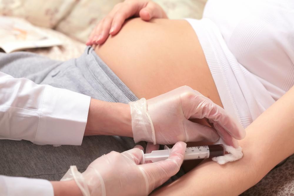 забор крови на сифилис у беременной женщины