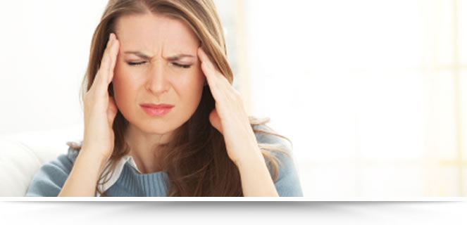 при острой гонорее может быть головная боль, головокружение, которые усиливается при повышении температуры.