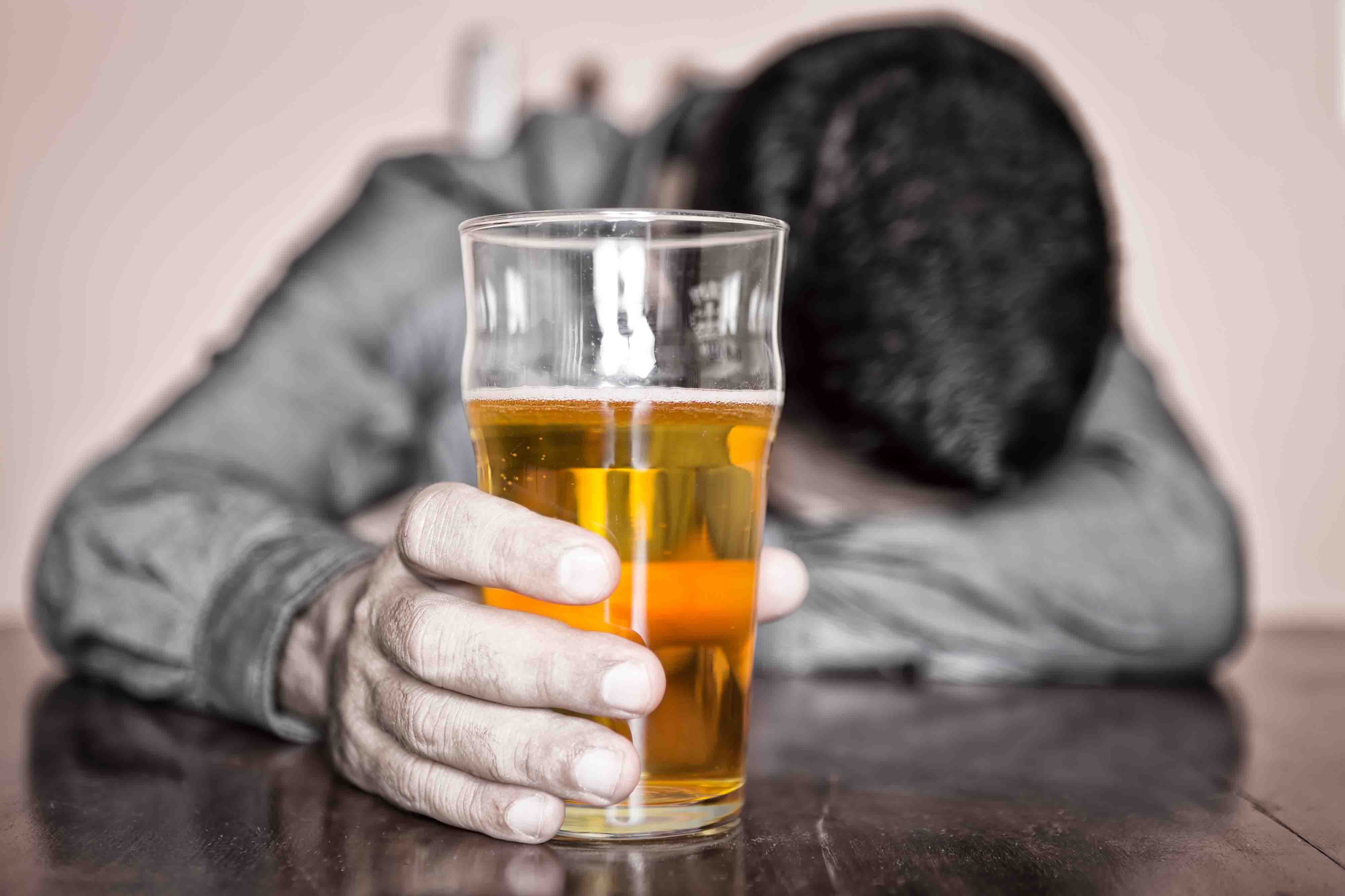 жжение в уретре у мужчин при злоупотреблении алкоголем